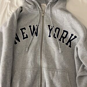 GREY NEW YORK BRANDY MELVILLE ZIP UP HOODIE